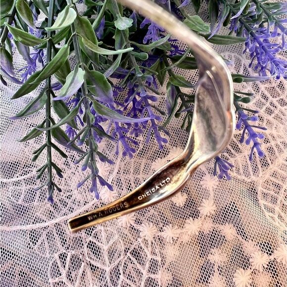 Vintage 1949 Wm. A. Rogers Oneida Old South II Flat-wear Monogram Cuff - Picture 8 of 11